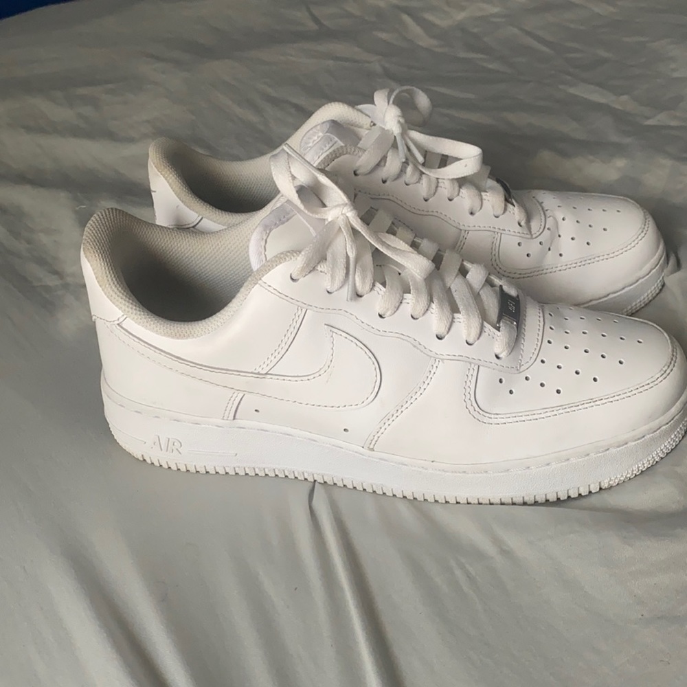 Air Force 1’s size 9 in men